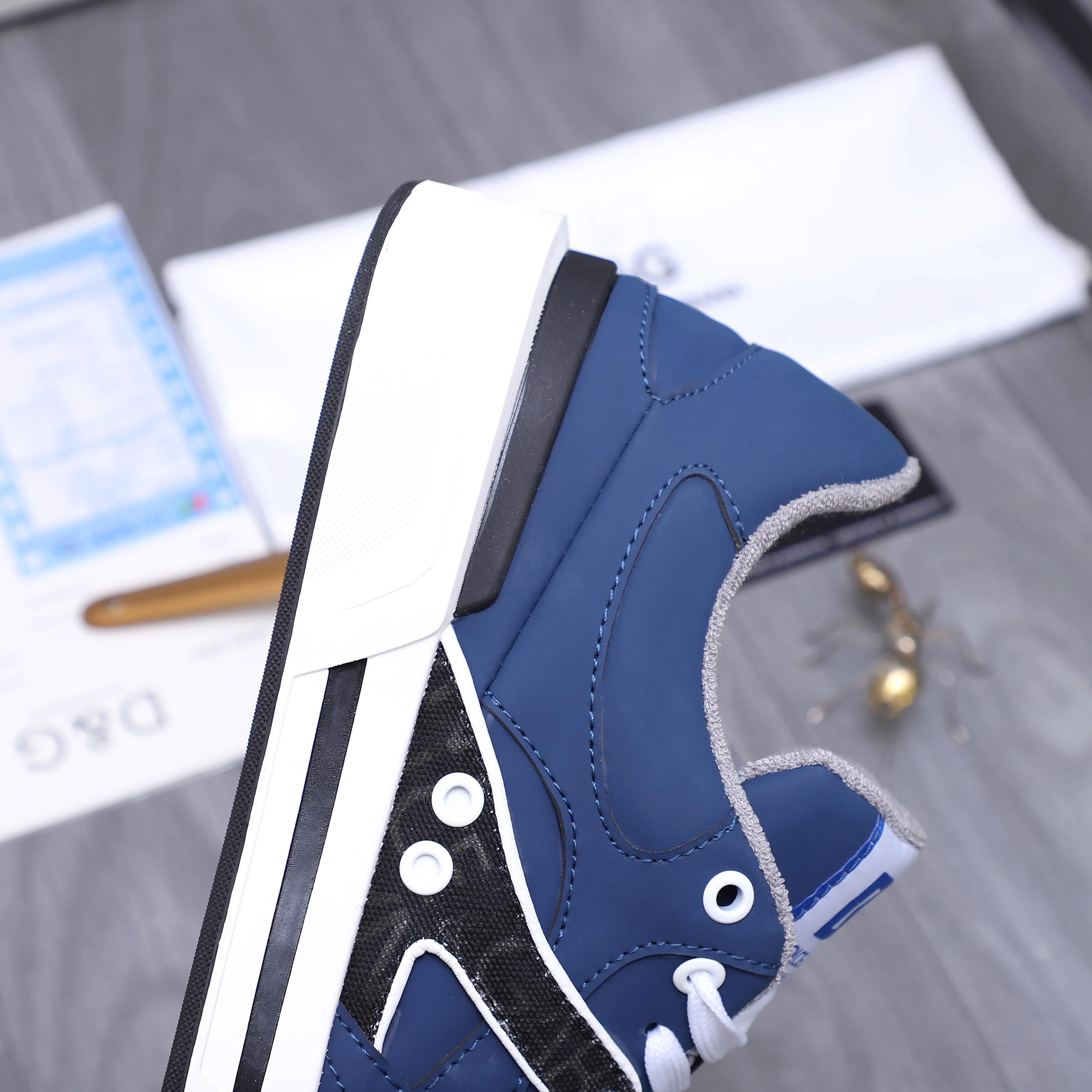 Men's shoes 💰p480 Product trademark: DG (Dolce & Gabbana) casual shoes for couples. Regular sizes: Women's 36-40 Men's 38-46 (45.46 custom-made and non-refundable) Product materials: Selected cowhide stitching upper, short velvet lining, cowhide insole, original rubber outsole